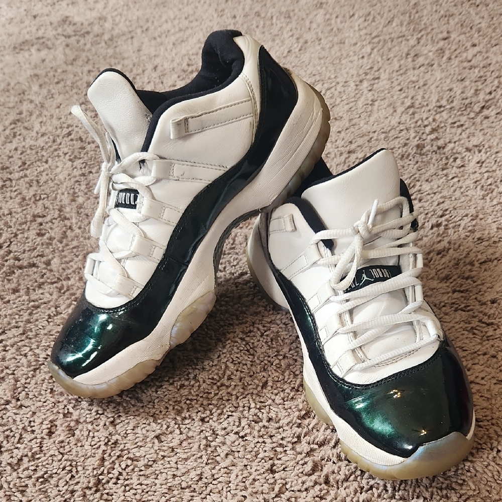 Jordan White and Black Leather Sneakers with Vintage Midsole